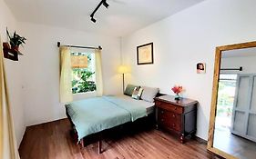 Vuon Nha Ngoai Garden Homestay